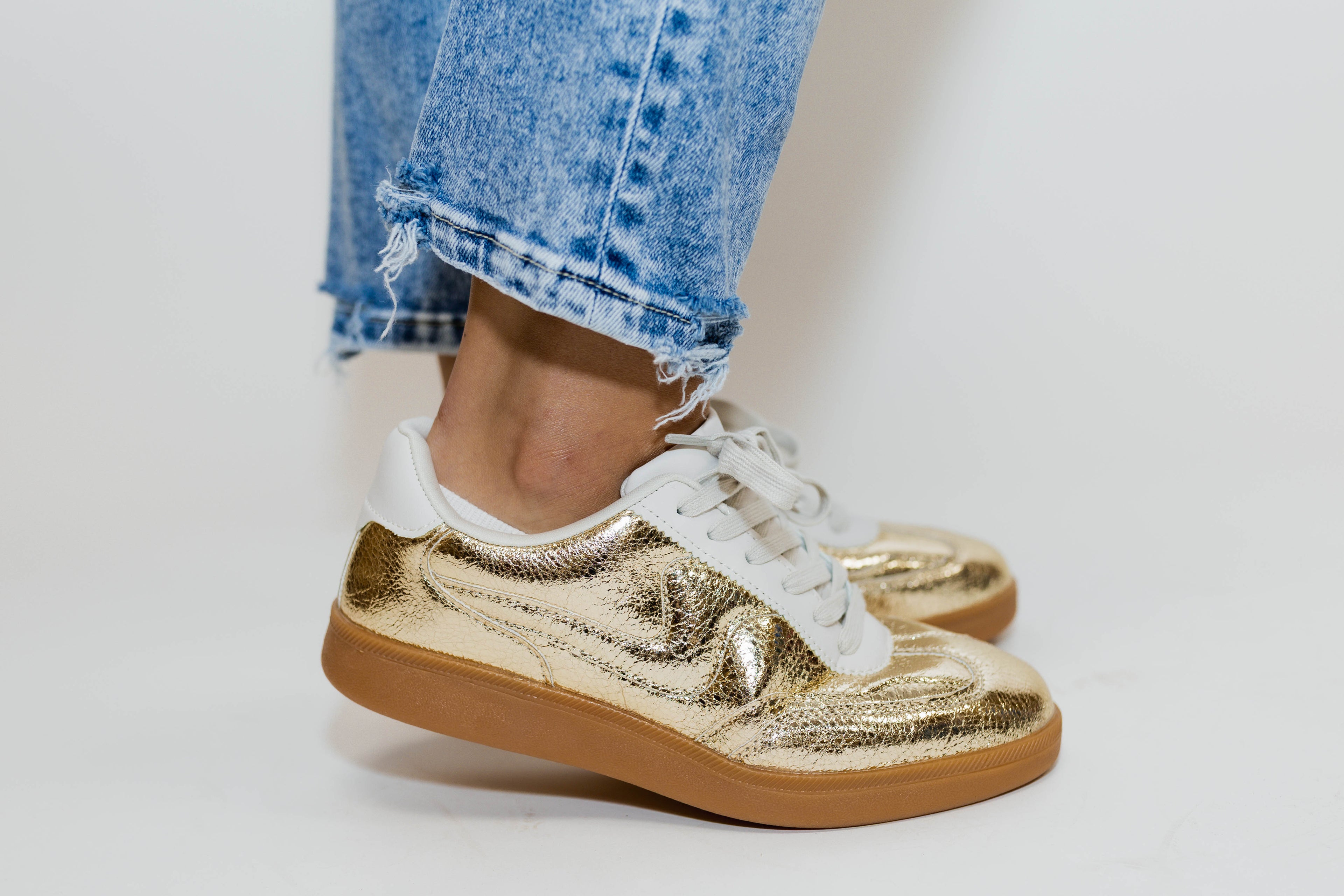 EVERYDAY GOLD SNEAKER