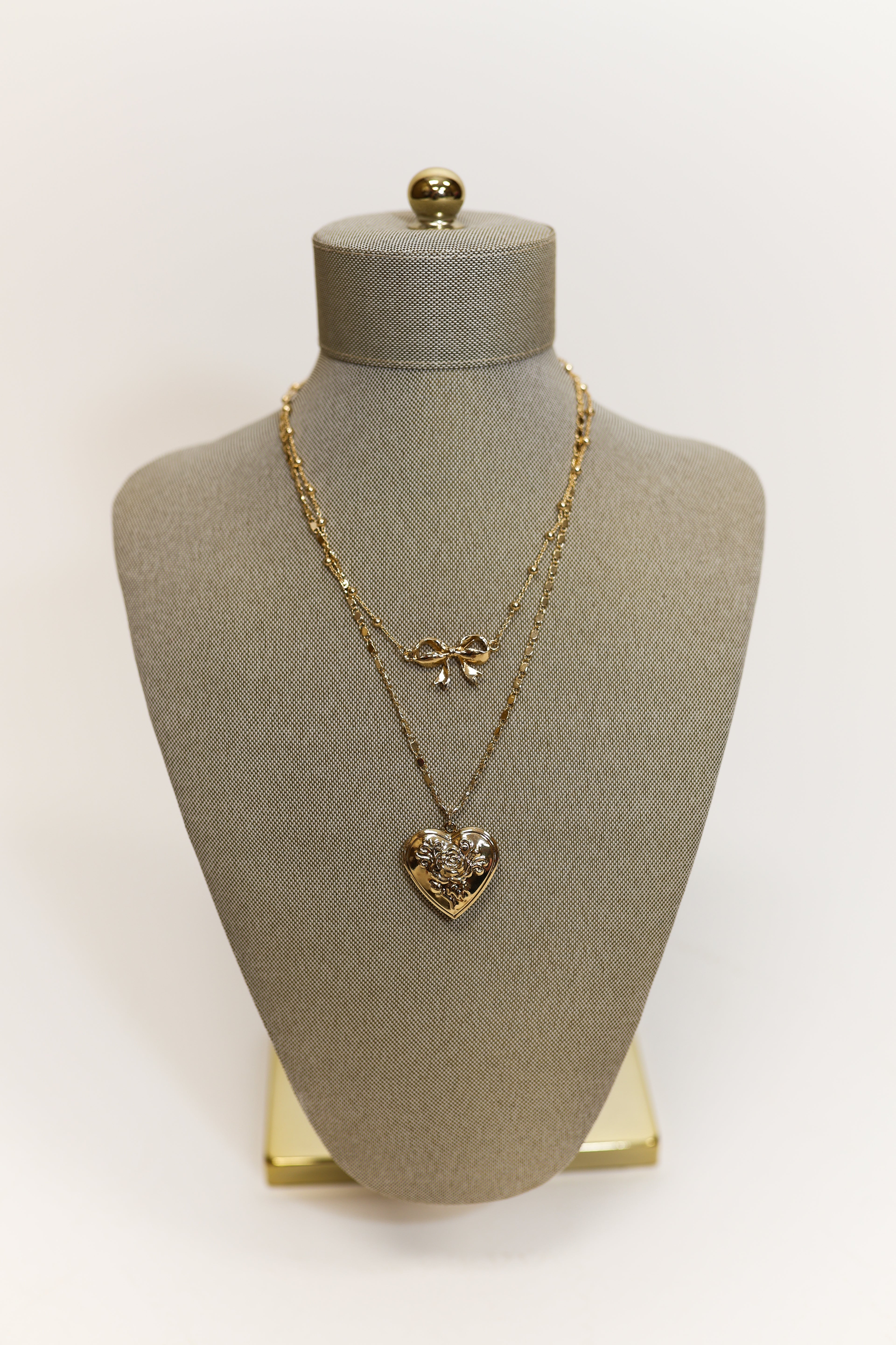 HEART LOCKET NECKLACE